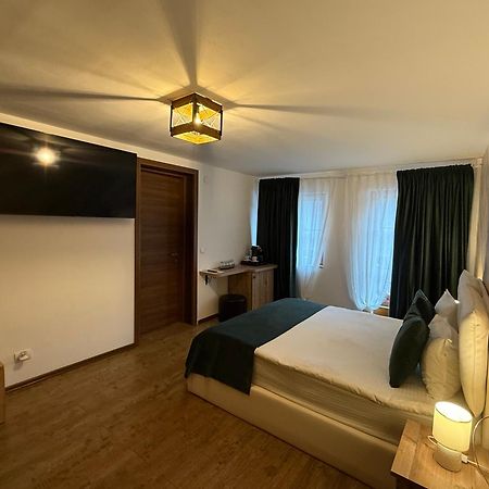 Conacul Radacinilor Otel Petroşani Dış mekan fotoğraf