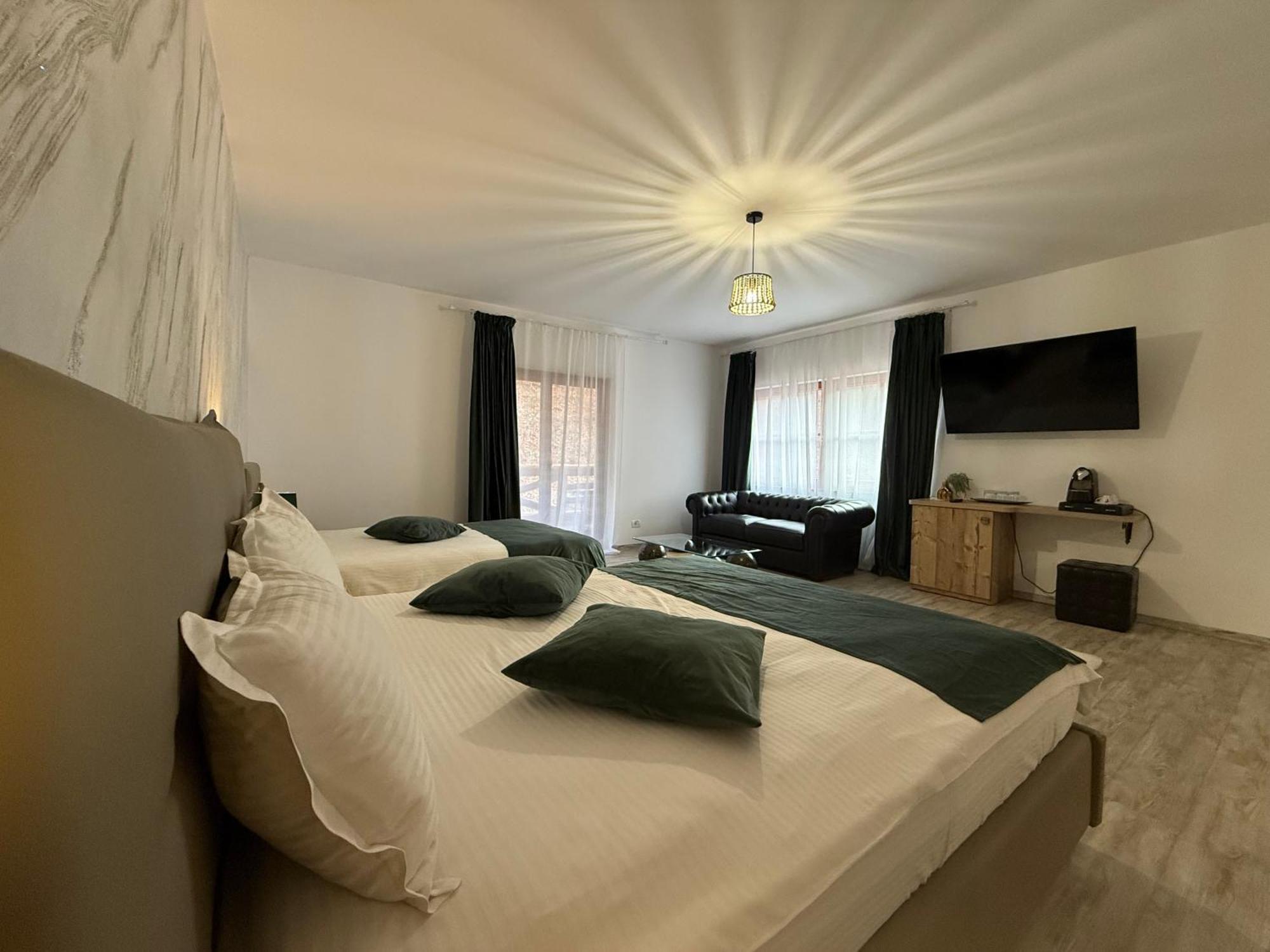 Conacul Radacinilor Otel Petroşani Dış mekan fotoğraf