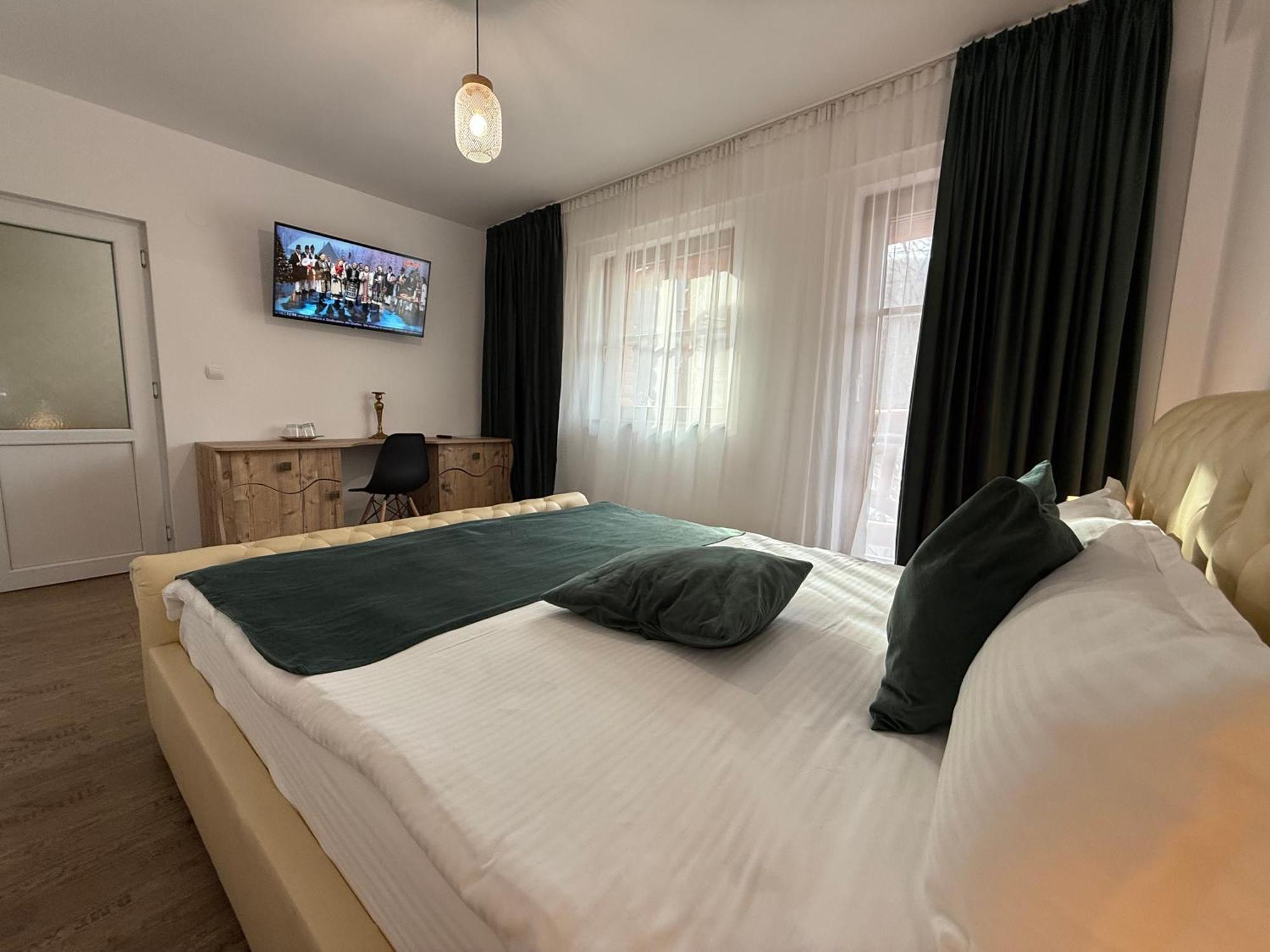Conacul Radacinilor Otel Petroşani Dış mekan fotoğraf