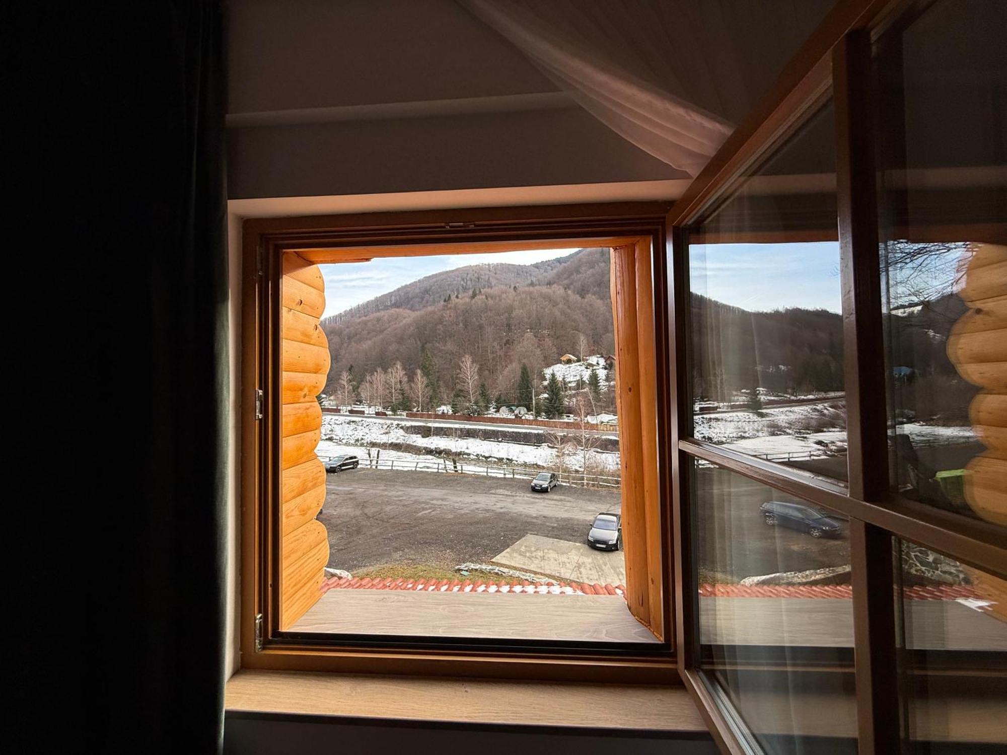Conacul Radacinilor Otel Petroşani Dış mekan fotoğraf