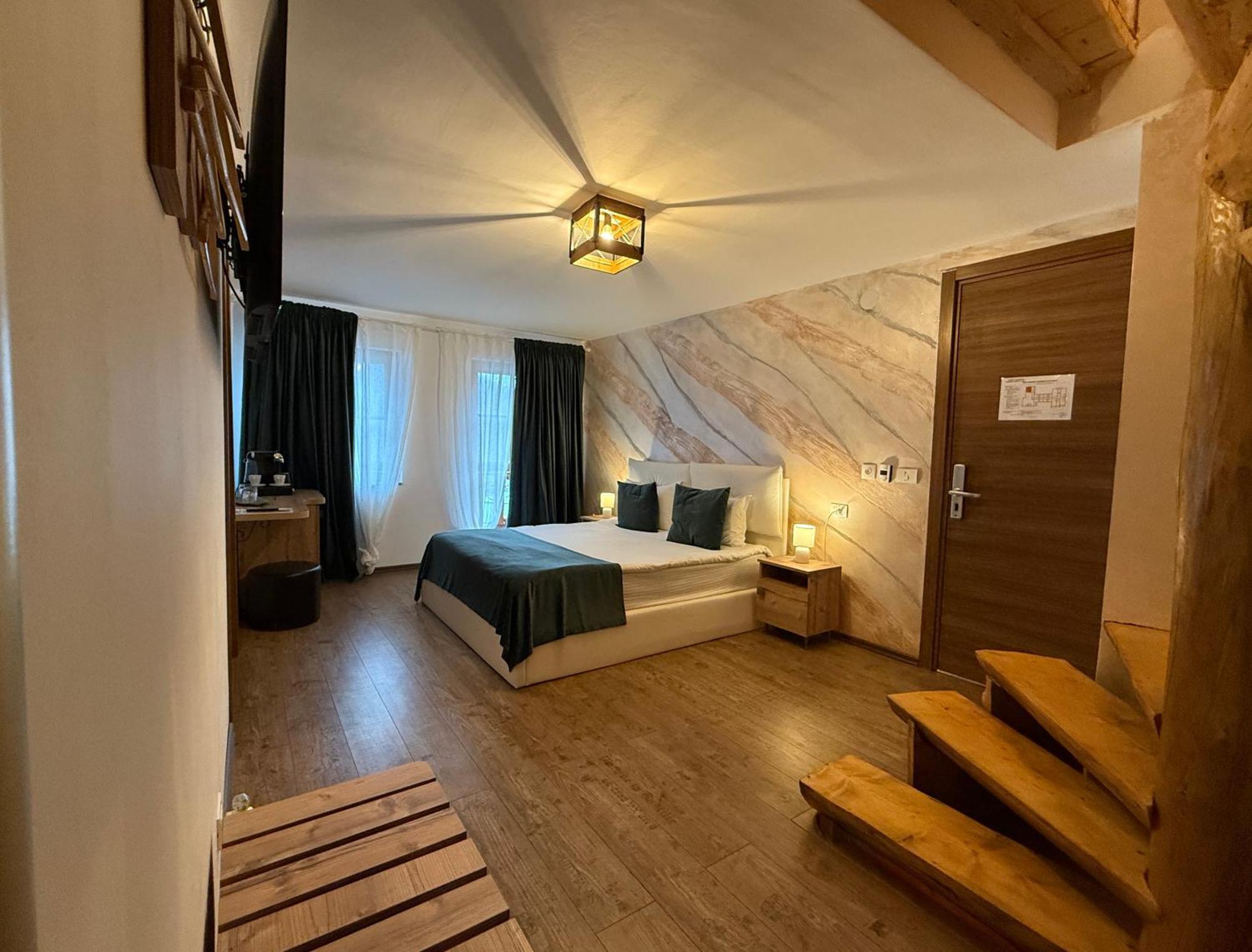 Conacul Radacinilor Otel Petroşani Dış mekan fotoğraf