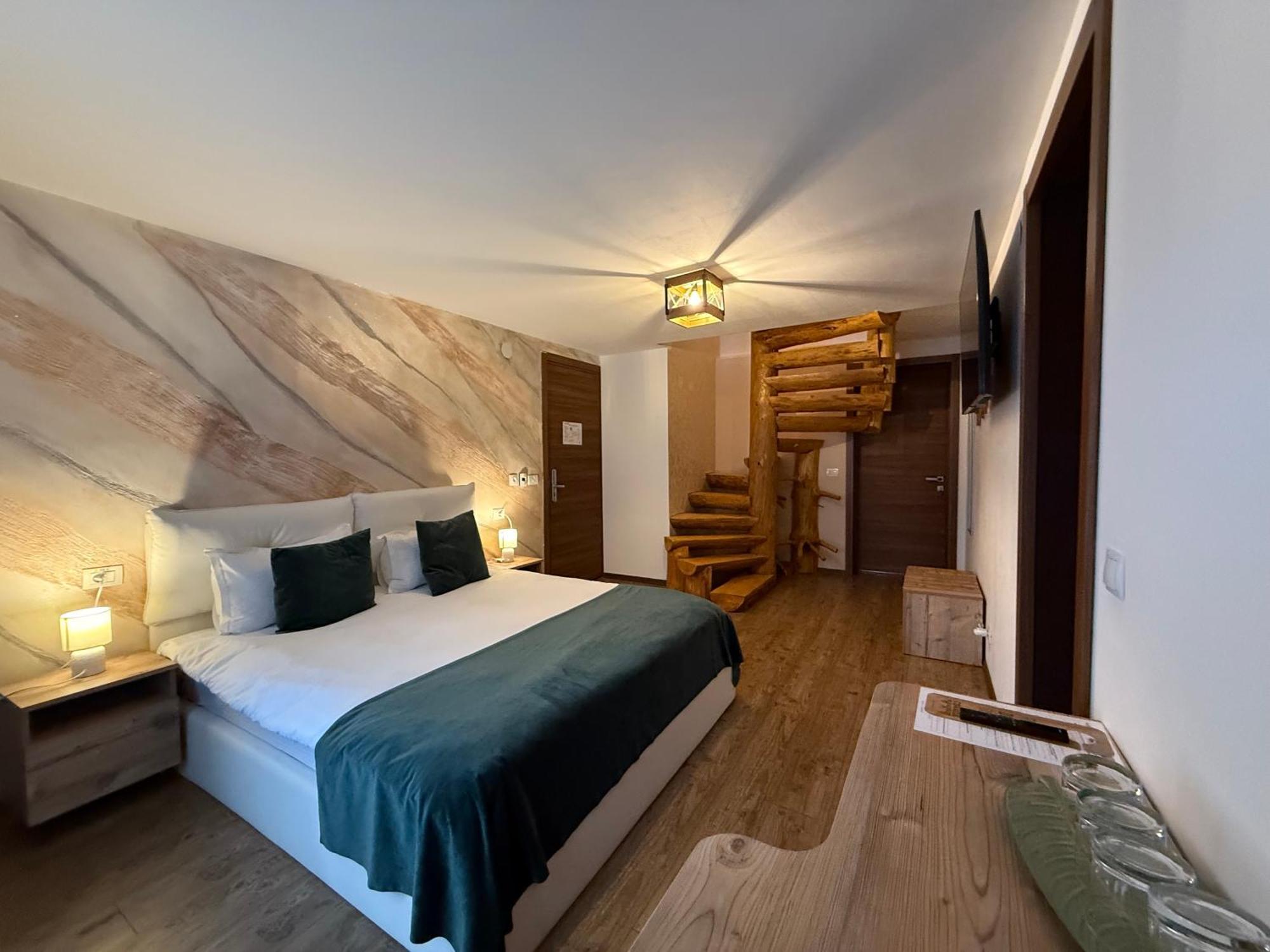 Conacul Radacinilor Otel Petroşani Dış mekan fotoğraf