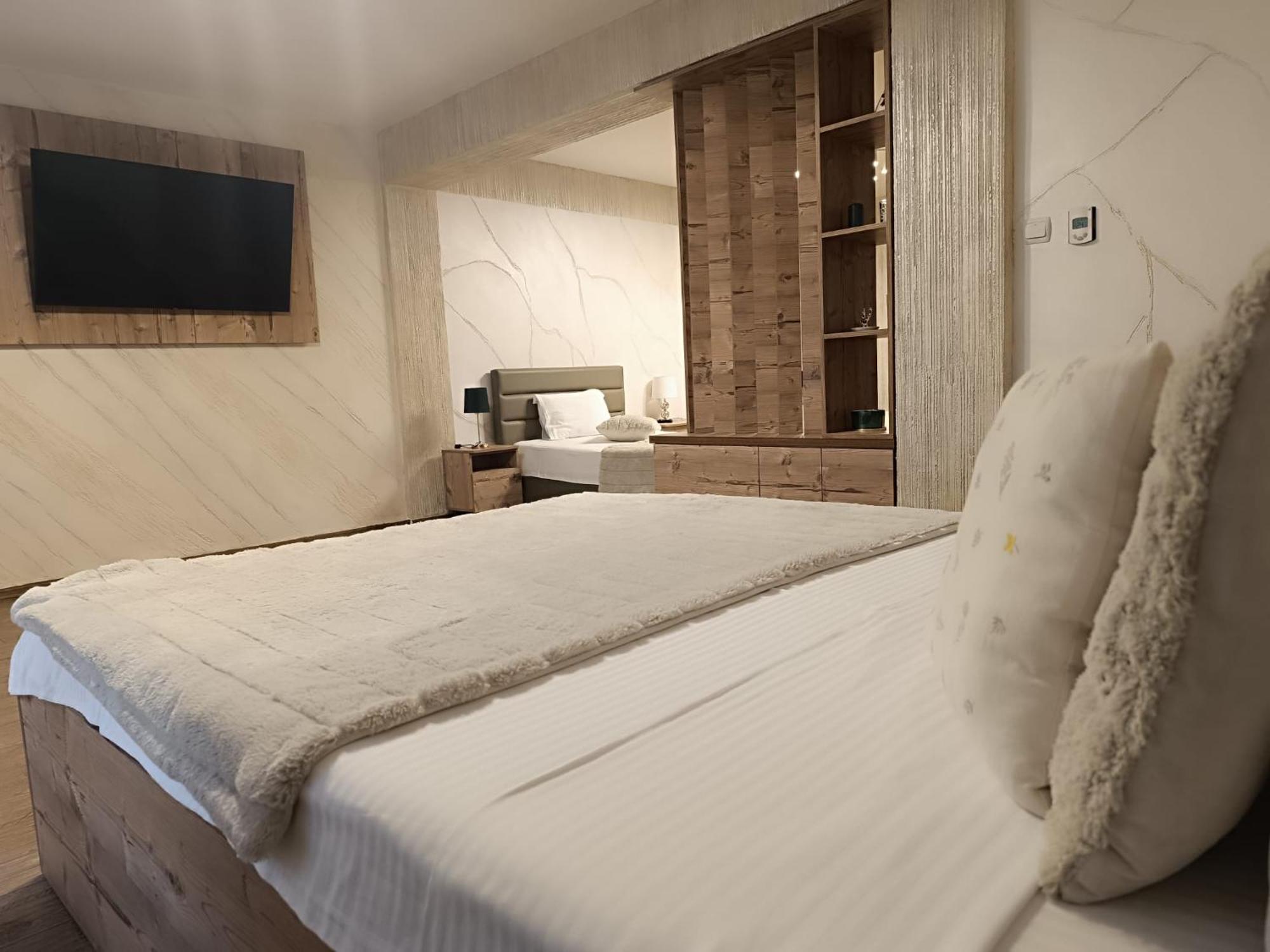 Conacul Radacinilor Otel Petroşani Dış mekan fotoğraf